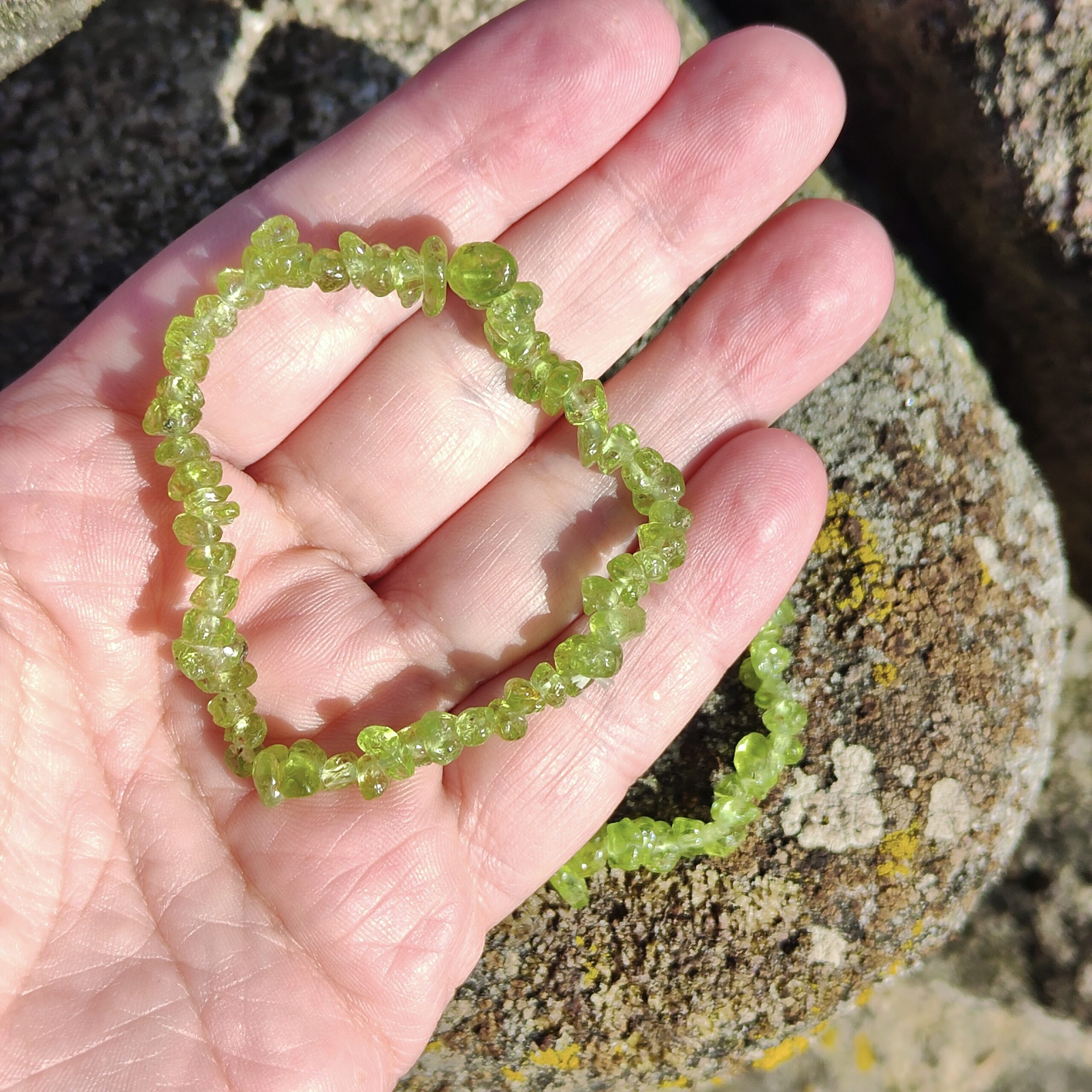 Skøn Peridot Chips Armbånd